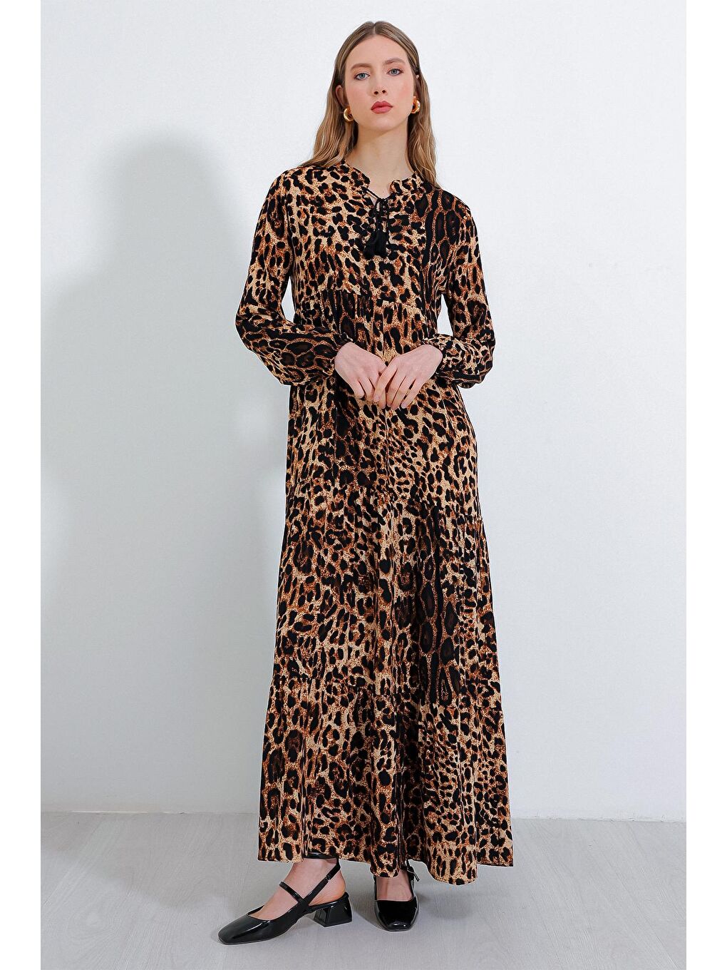 Kahverengi Kadın Kahve Bej Yaka Bağcıklı Viskon Boydan Tesettür Elbise 1627