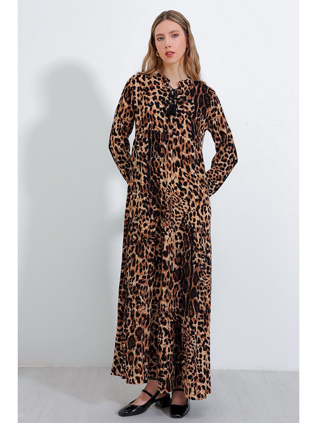 Kahverengi Kadın Kahve Bej Yaka Bağcıklı Viskon Boydan Tesettür Elbise 1627-2