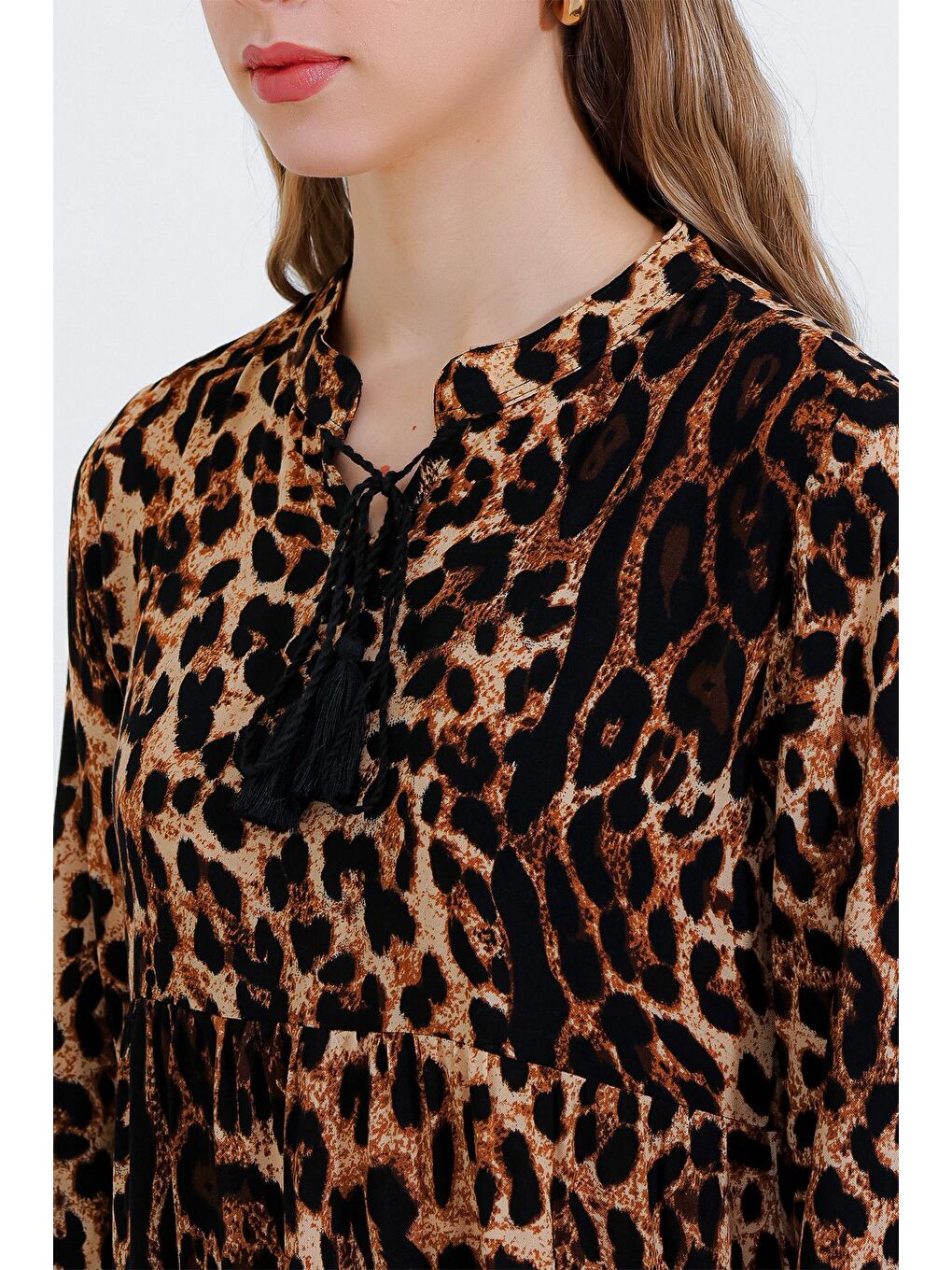 Kahverengi Kadın Kahve Bej Yaka Bağcıklı Viskon Boydan Tesettür Elbise 1627-3