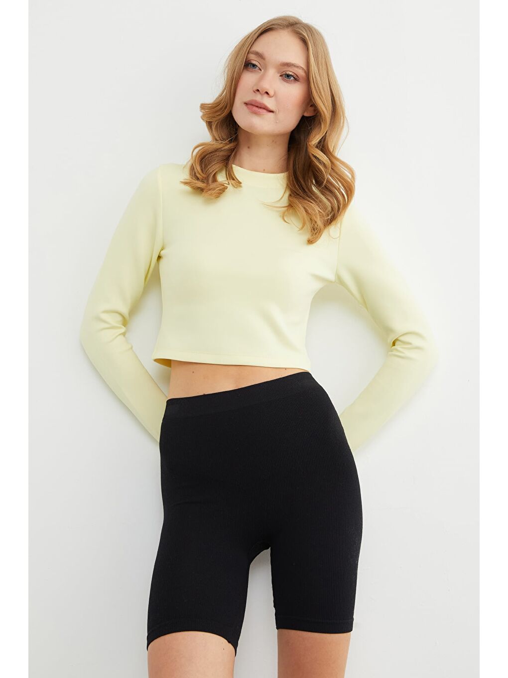 Sarı Basic Bisiklet Yaka Parmak Geçmeli Crop Bluz-3