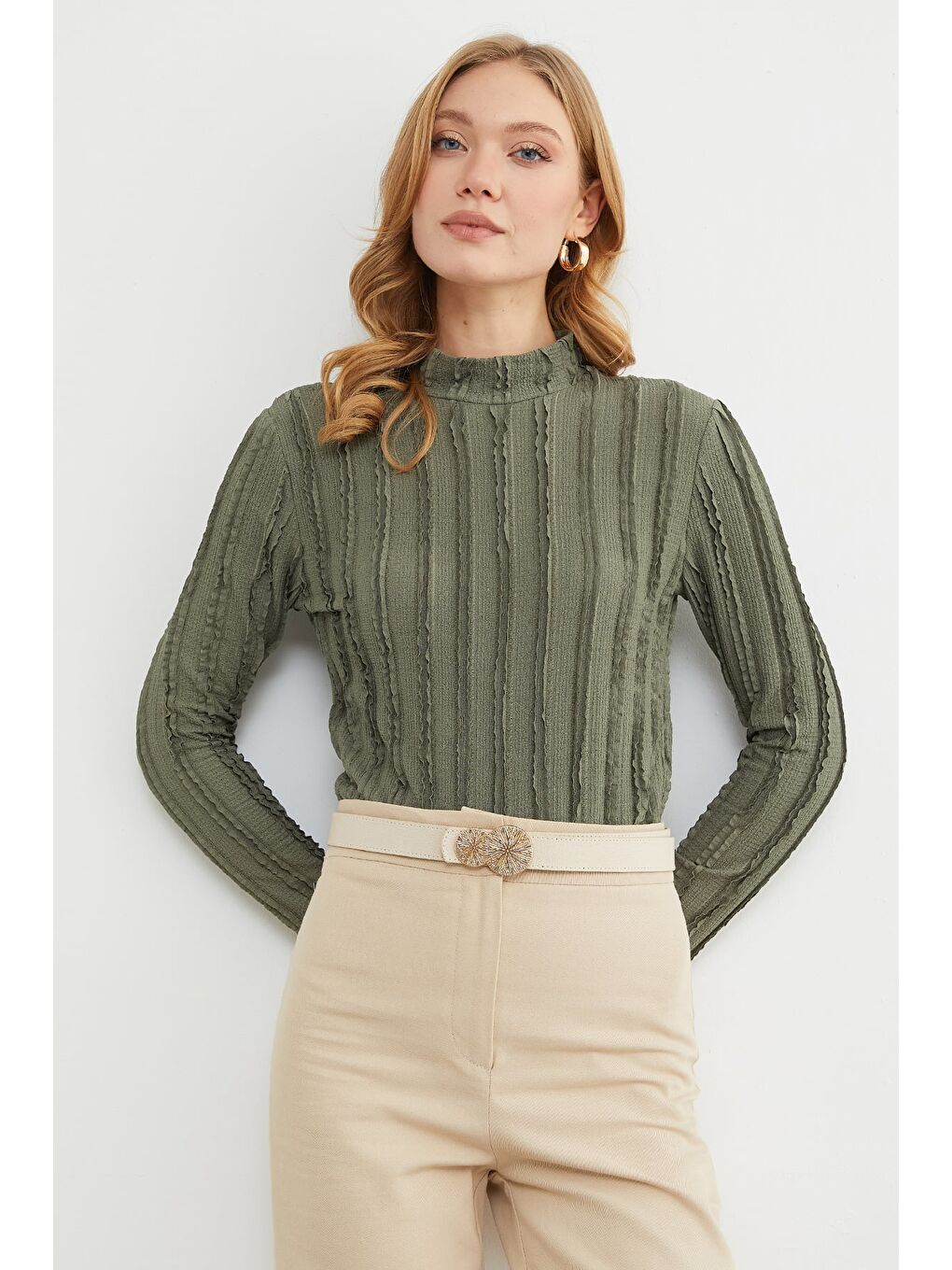 Haki Krep Kumaş Dik Yaka Bluz