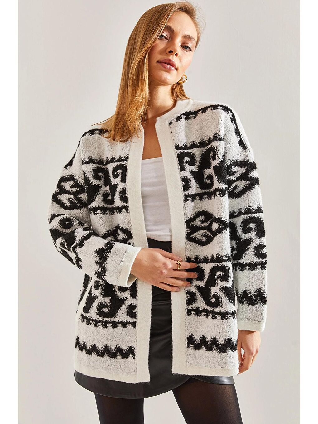 Beyaz Kadın Desenli Triko Hırka-4