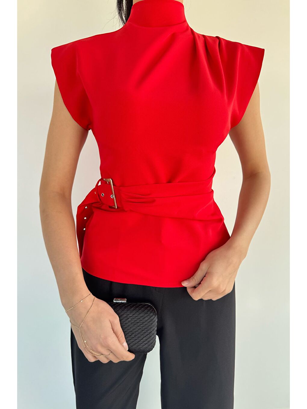 Kırmızı Kadın Dik Yaka Bel Ve Omuz Drapeli Kemer Detaylı Bluz-1