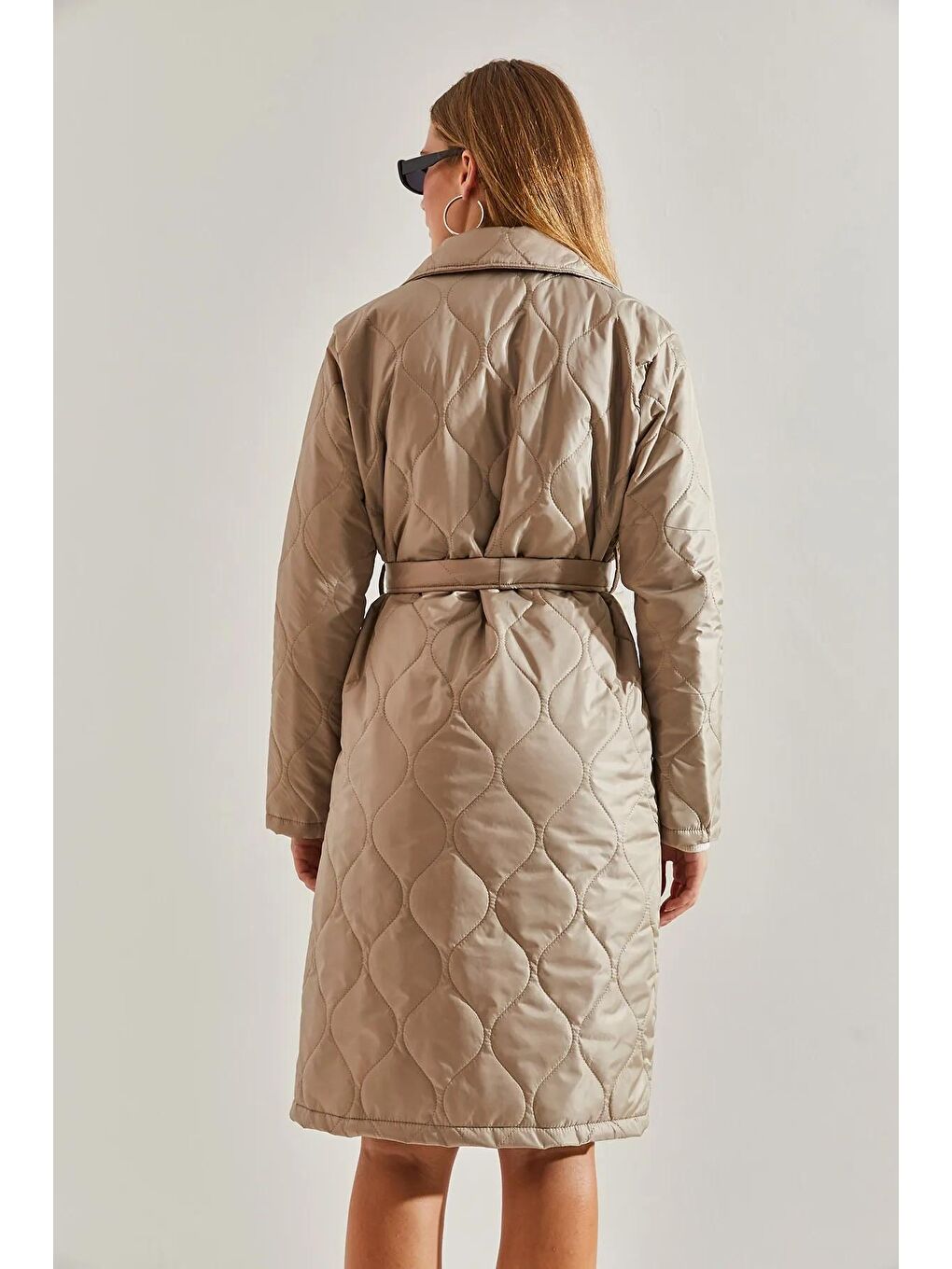 Bej Kadın Çift Cepli Kuşaklı Kapitone Mont-4