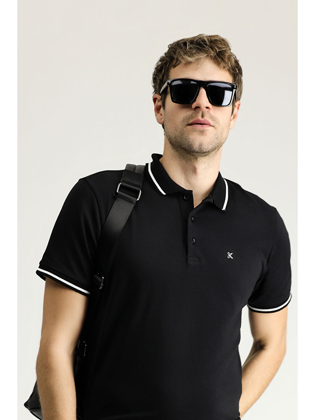 Siyah Polo Yaka Slim Fit Dar Kesim Nakışlı Süprem Pamuklu Büyük Beden Tişört-1