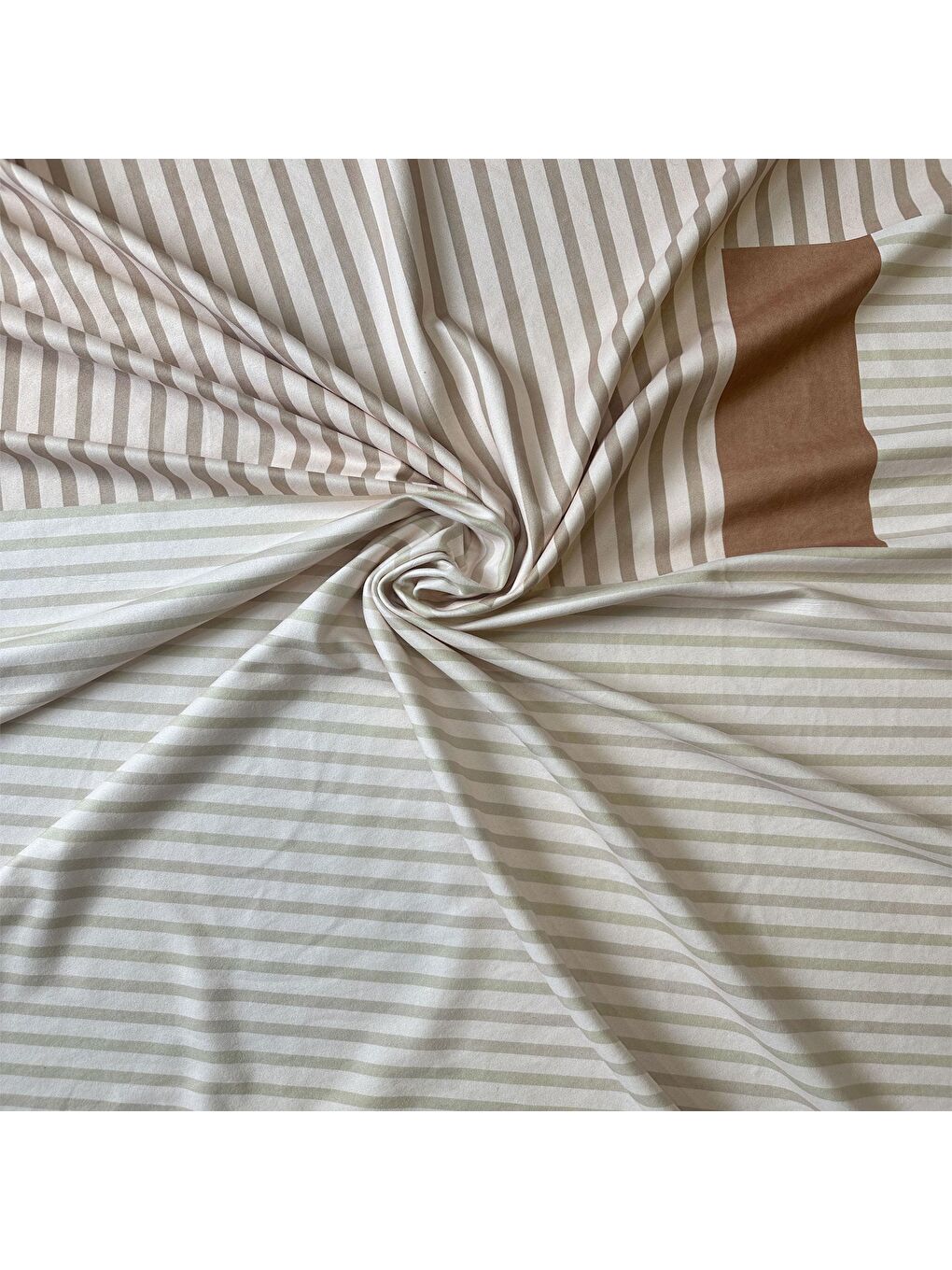 Baskılı Polar Kırmızı Battaniye TV Battaniyesi Makinada Yıkanabilir Battaniye 100 x 130 cm-4