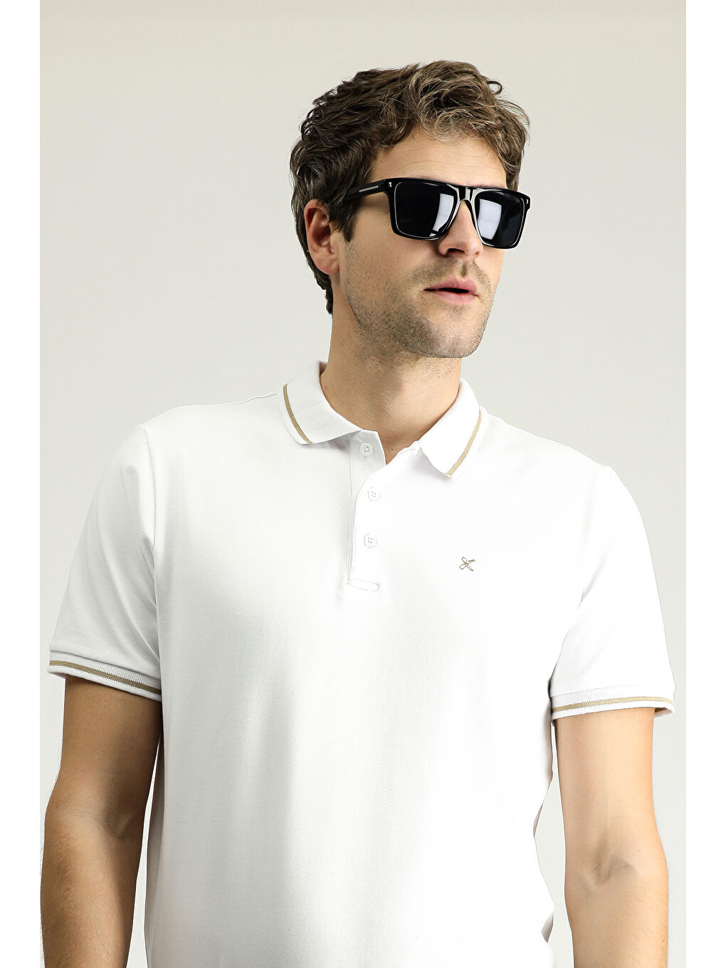 Beyaz Polo Yaka Slim Fit Dar Kesim Nakışlı Süprem Pamuklu Büyük Beden Tişört-1