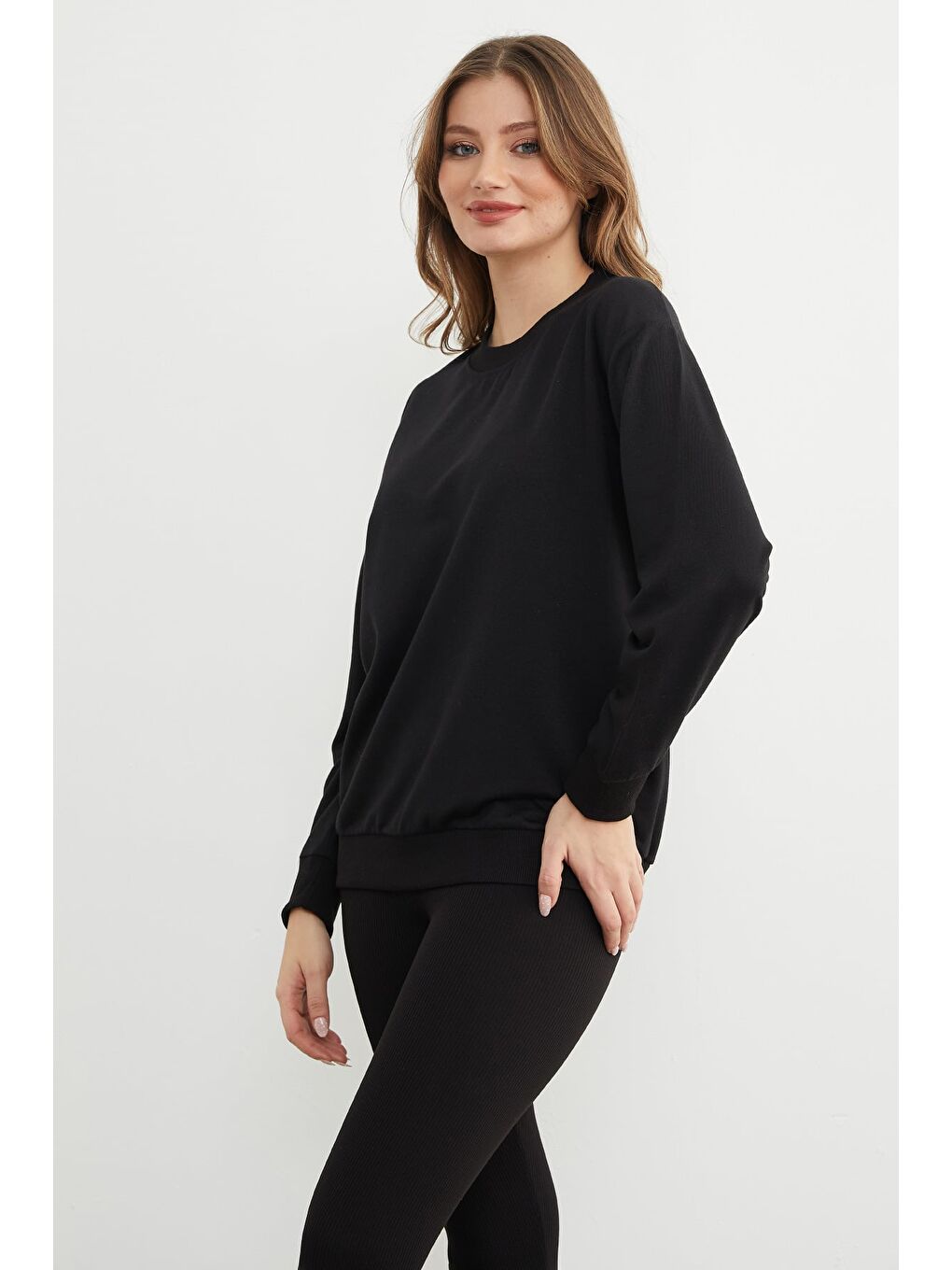 Siyah Basic Bisiklet Yaka Sweatshirt-1