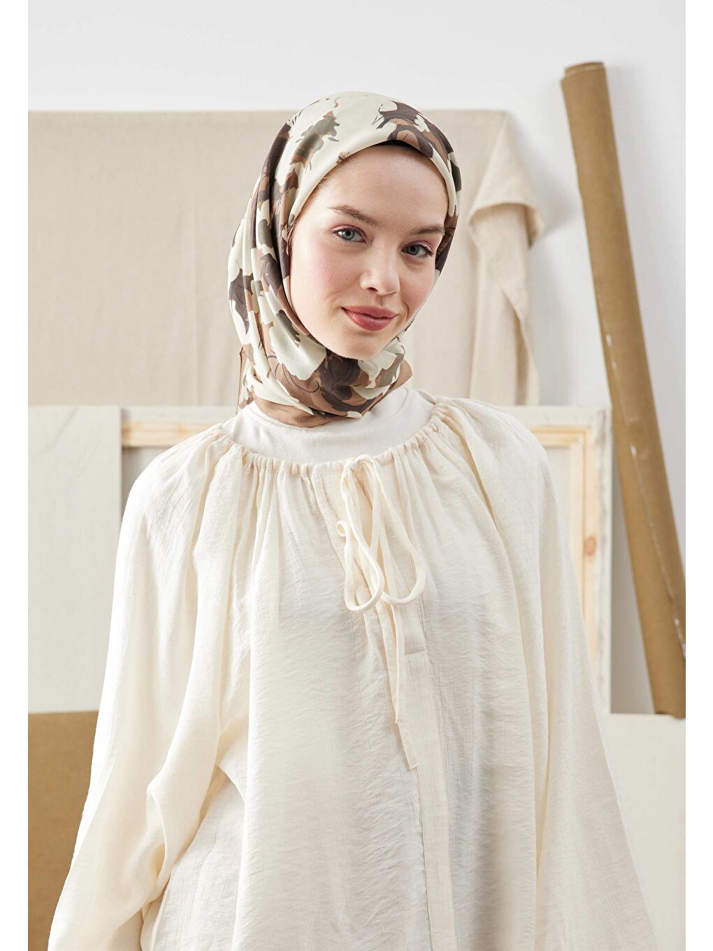 Kahverengi Multı Flower Desen Pamuk İpek Eşarp Camel-1