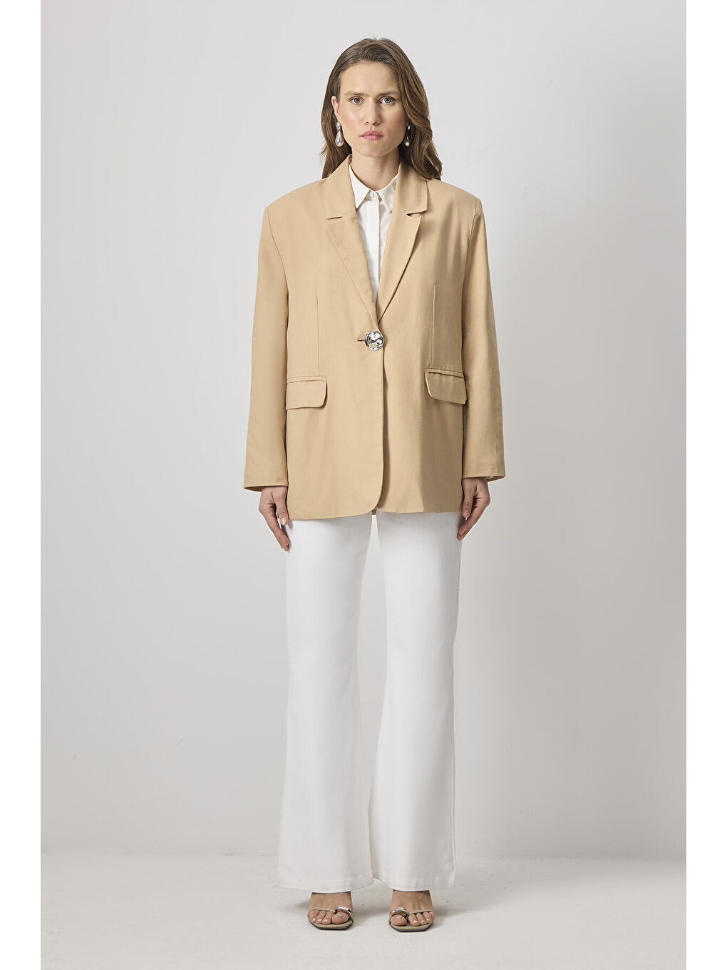 Bej Metal Düğmeli Blazer Ceket