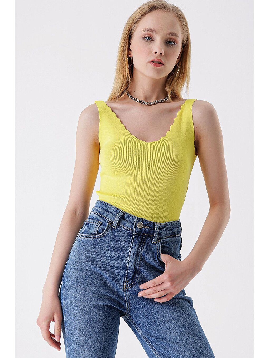 Sarı Merdiven Yaka İnce Askılı BLUZ-1