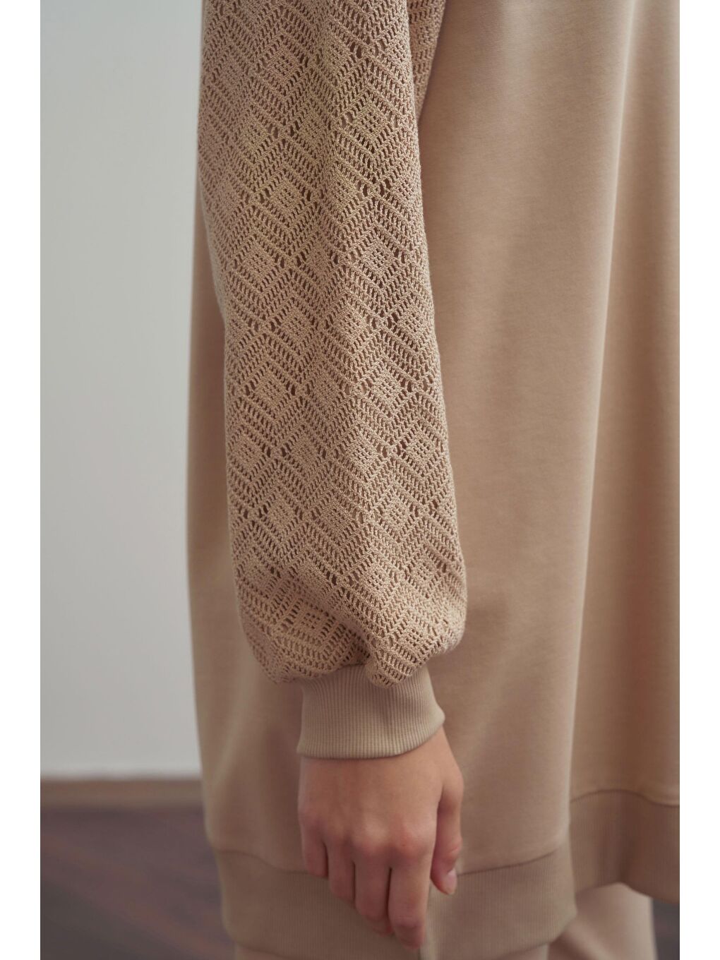 Bej-Pamuklu Dantel Garnili Eşofman Takımı-3