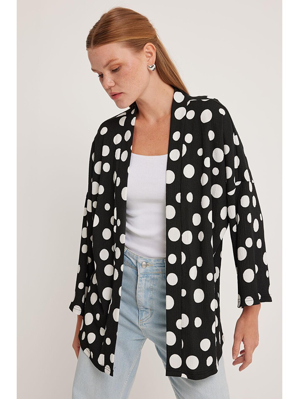 Kadın Siyah Beyaz Puantiyeli Örme Kimono 5862-1