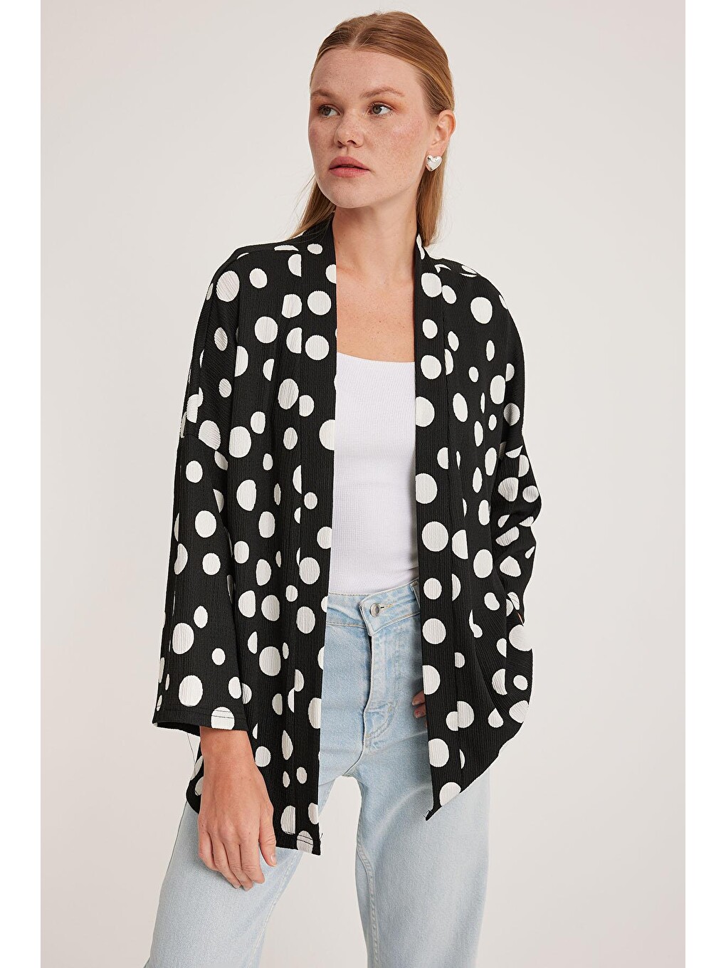 Kadın Siyah Beyaz Puantiyeli Örme Kimono 5862-2