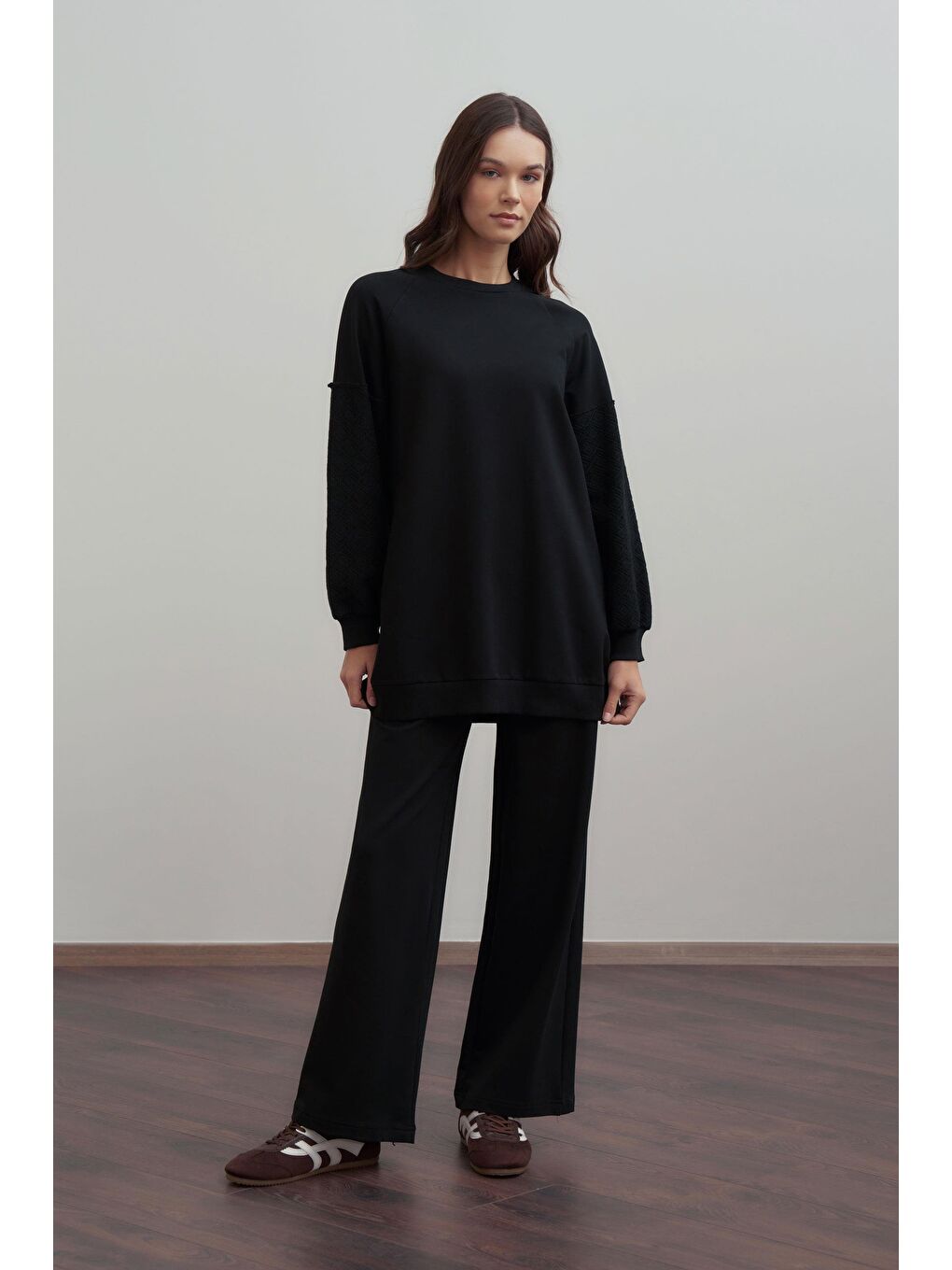 Siyah-Pamuklu Dantel Garnili Eşofman Takımı