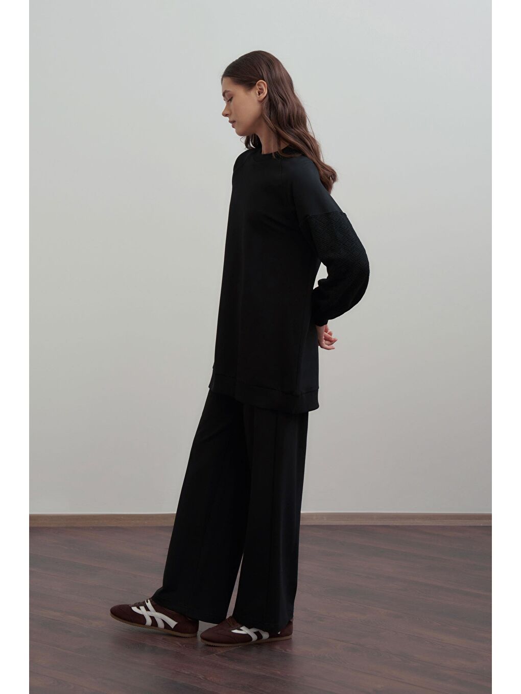 Siyah-Pamuklu Dantel Garnili Eşofman Takımı-1