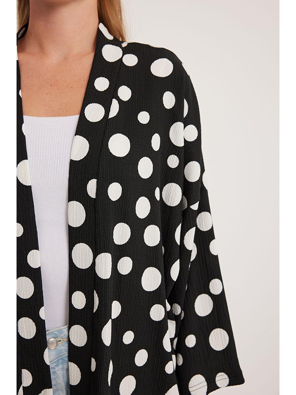 Kadın Siyah Beyaz Puantiyeli Örme Kimono 5862-3
