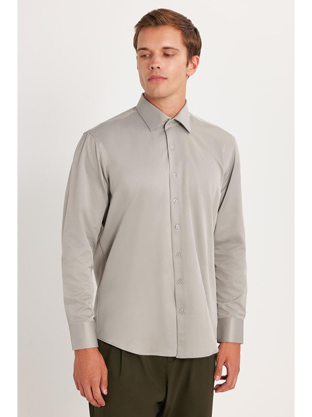 Erkek Regular Fit Klasik Kesim Pamuklu Düz Gri Gömlek-3