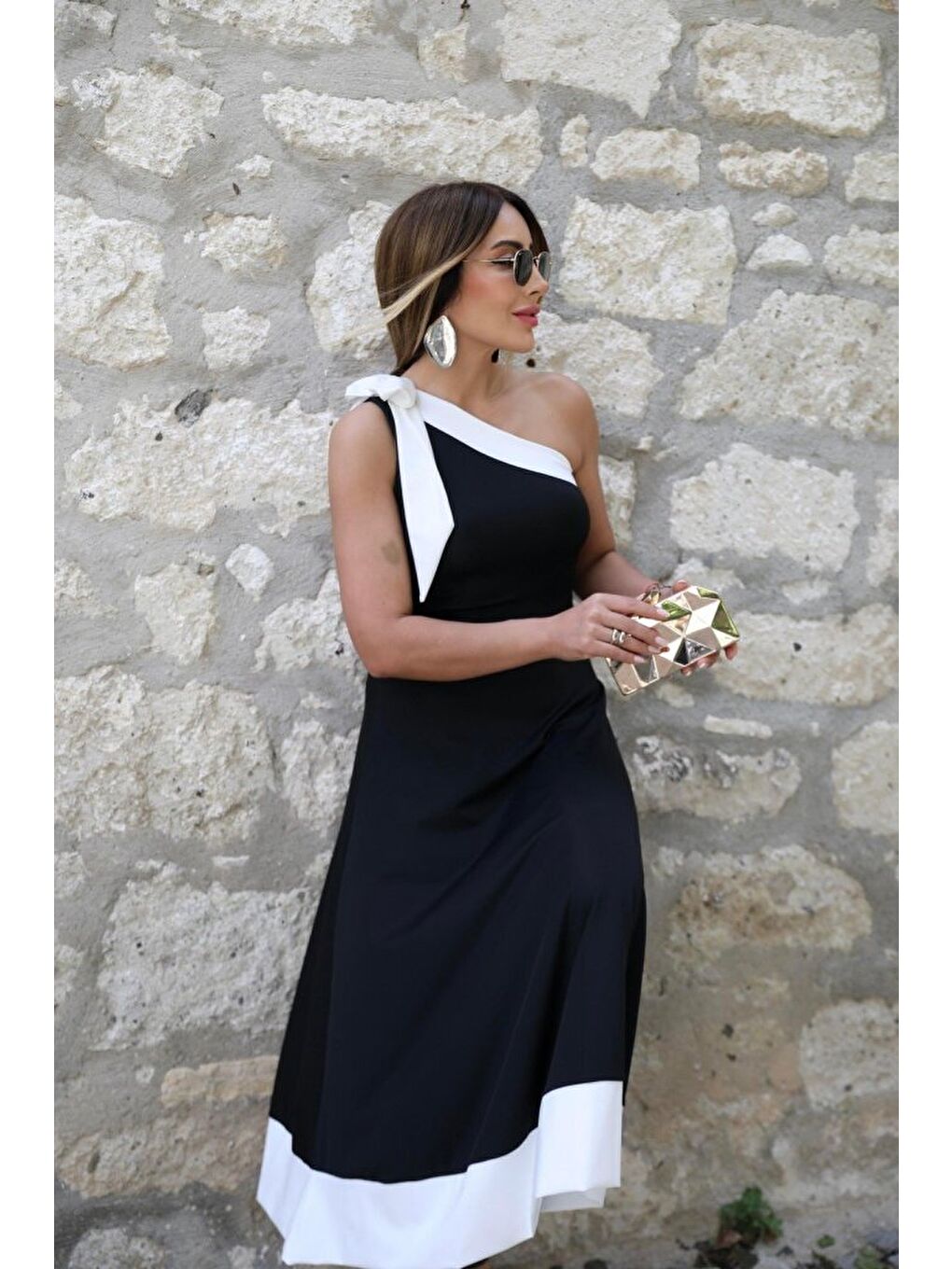Siyah Kadın Tek Omuzu Açık Omuzlardan Kurdela Detaylı çift Renkli Ithal Krep Elbise-2