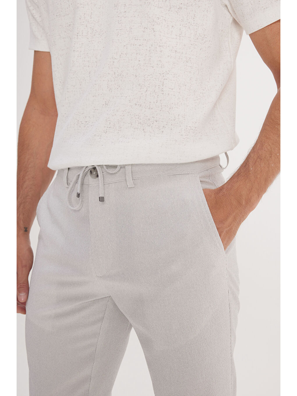 Erkek Gri Slim Fit Dar Kesim Beli Bağlamalı Çizgili Yan Cepli Casual Jogger Pantolon-3