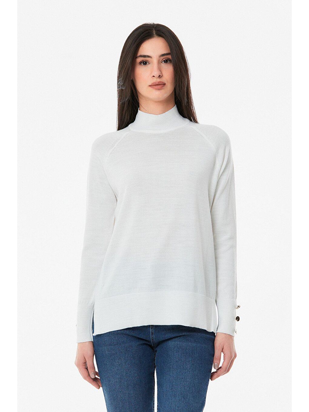 Ekru Düğme Detaylı Dik Yaka Triko Bluz