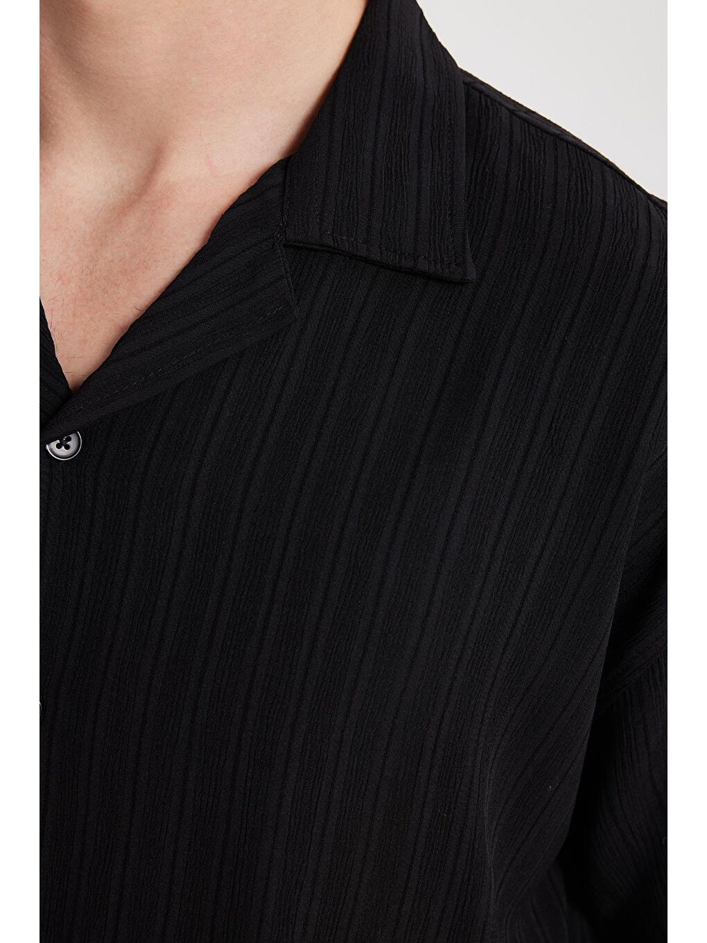 Erkek Relax Fit Rahat Kesim Çizgili Apaş Yaka Kısa Kollu Siyah Gömlek-2