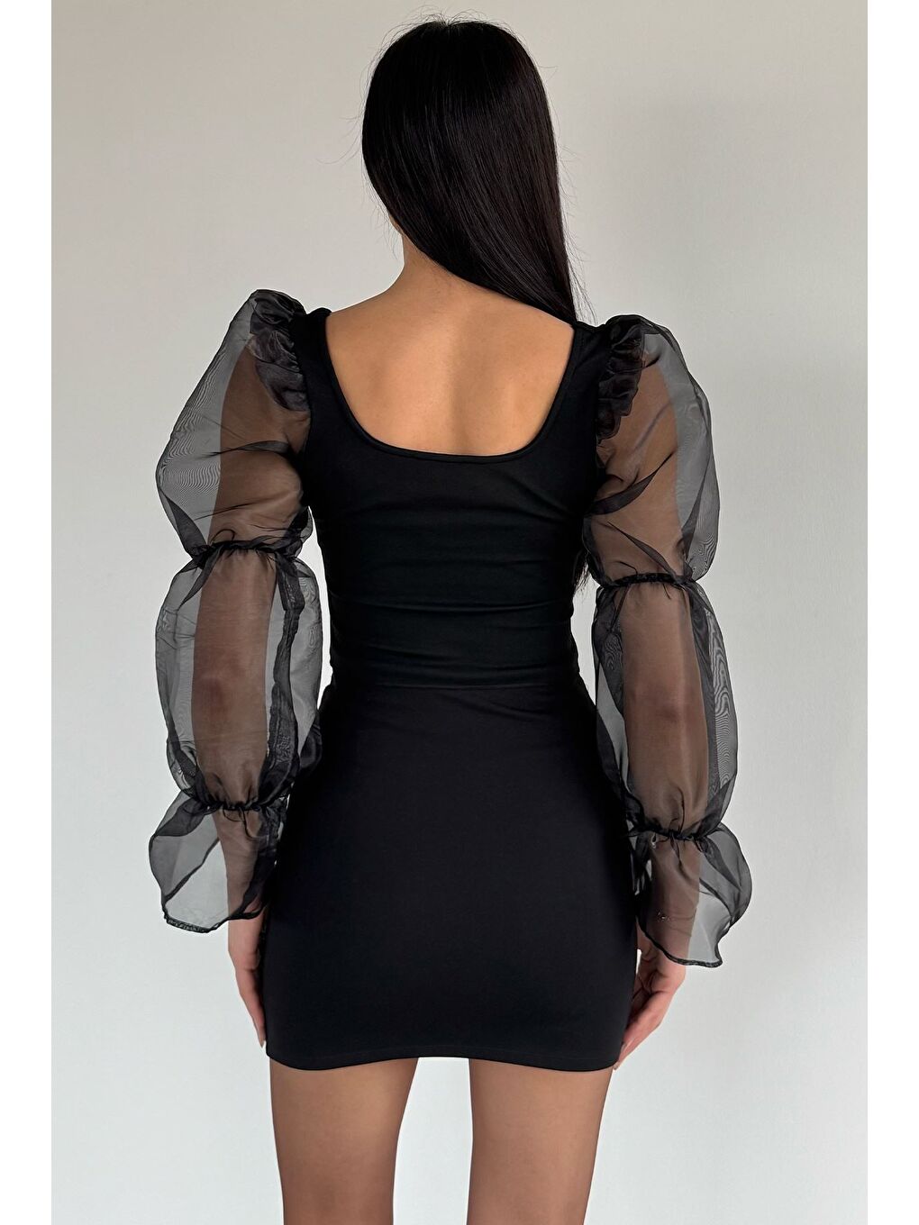 Siyah Kadın Kollar Tüllü Gold Toka Detaylı Kare Yaka Bluz-3