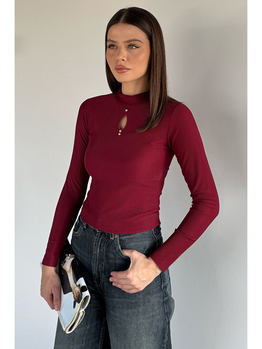 Bordo Kadın Ön Pencere Detaylı Kendinden Desenli Bluz-1