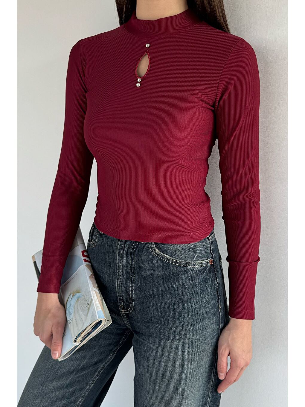 Bordo Kadın Ön Pencere Detaylı Kendinden Desenli Bluz-2