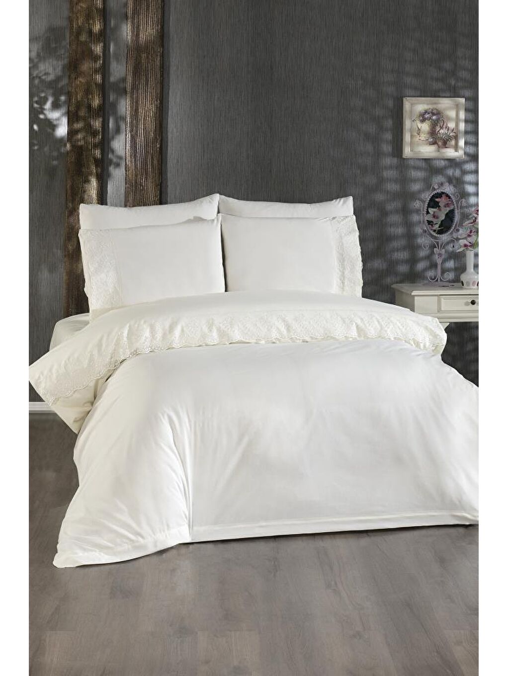 Ekru Fransız Dantelli Suna Çeyizlik Nevresim Takımı Krem