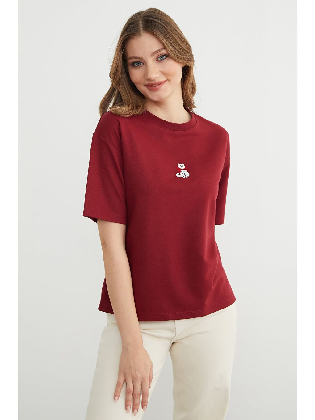 Bordo Kedi Nakışlı Bisiklet Yaka Salaş Tişört-3