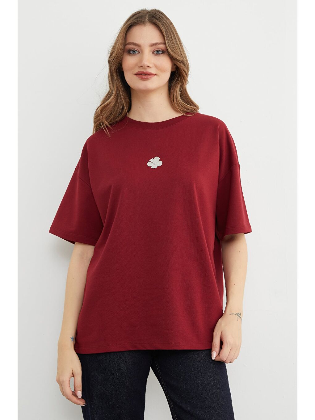 Bordo Lotus Çiçeği Kabartmalı Oversize Tişört-2