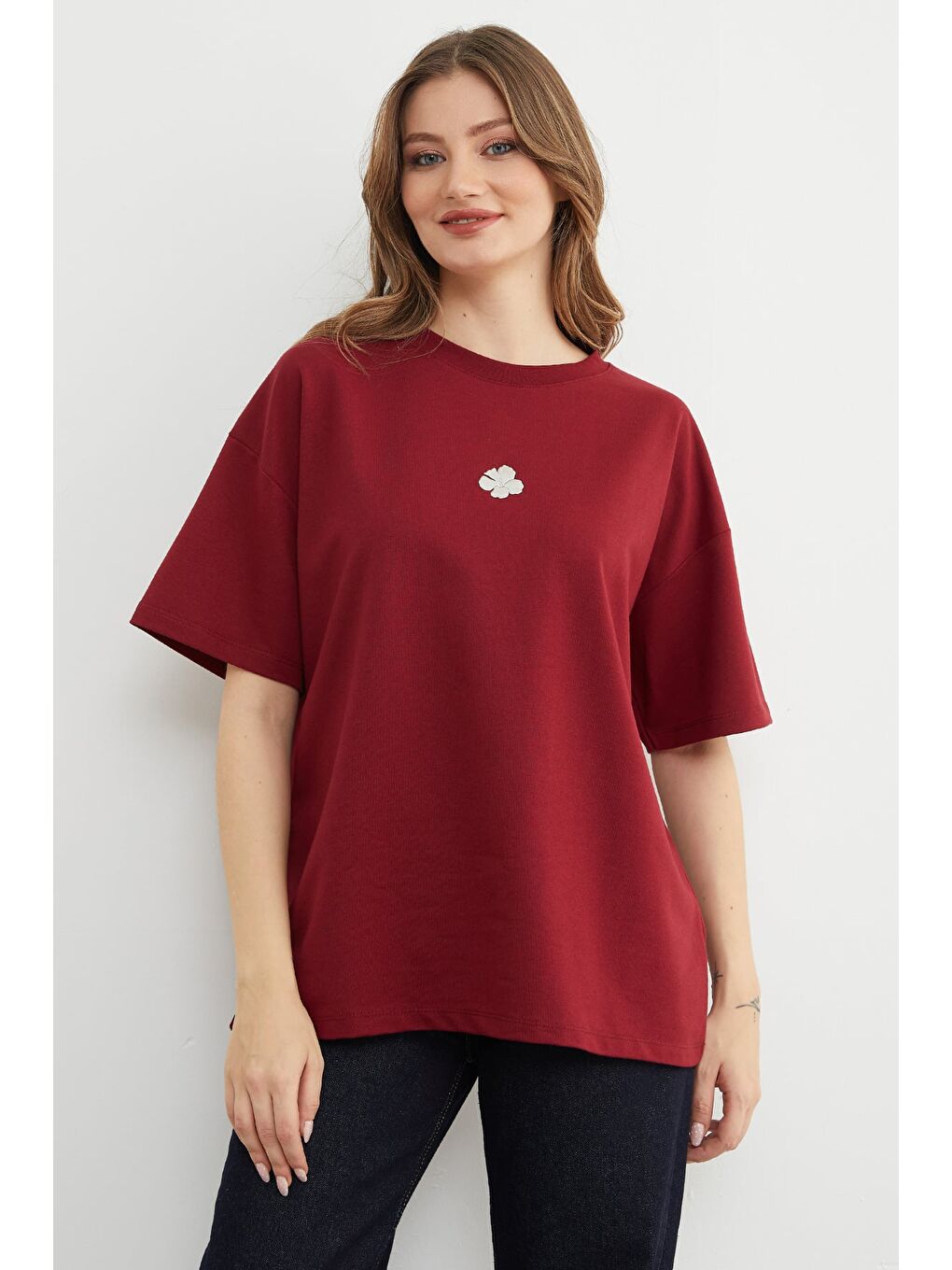Bordo Lotus Çiçeği Kabartmalı Oversize Tişört-3