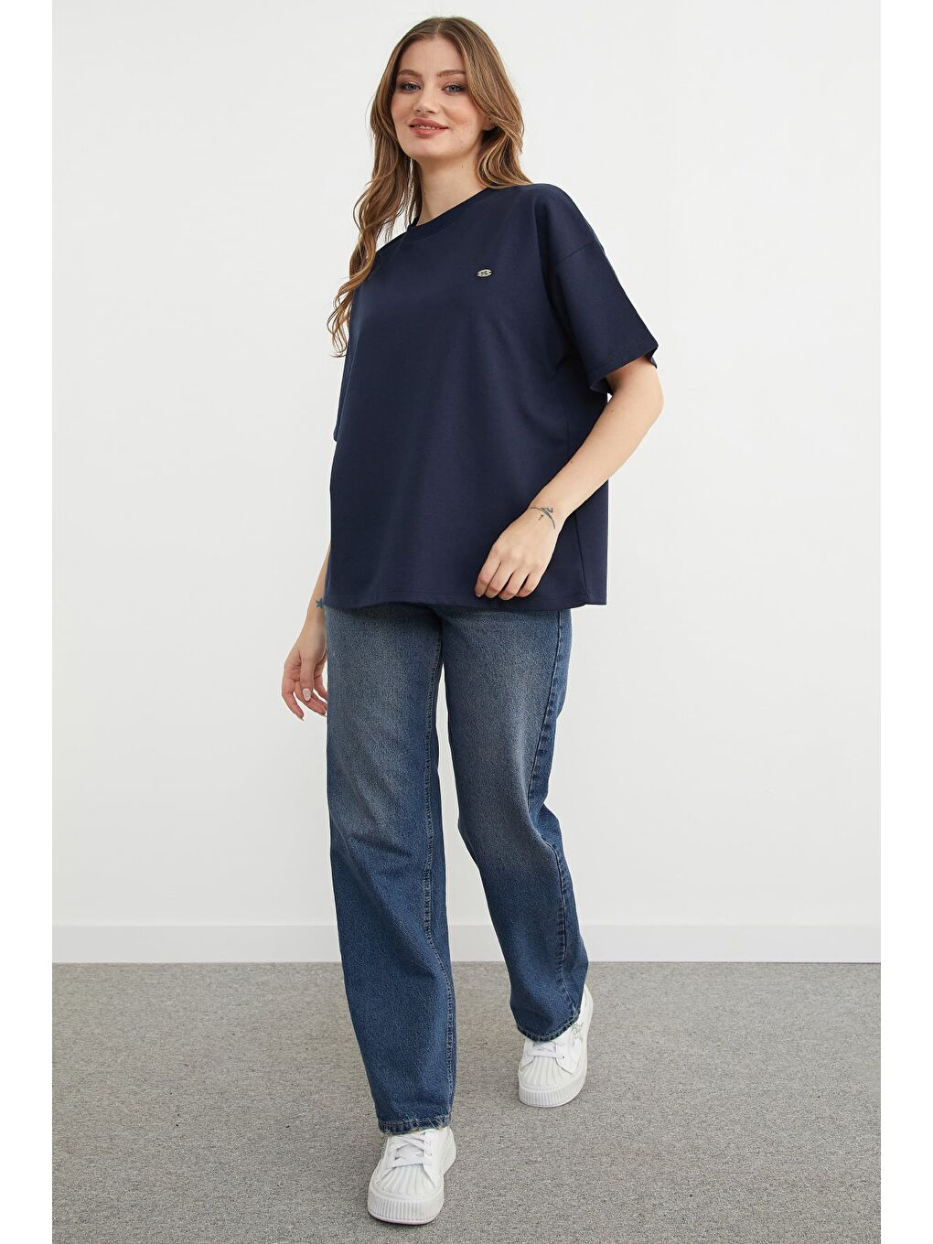 Lacivert Fiyonk Aksesuarlı Bisiklet Yaka Oversize Tişört-4