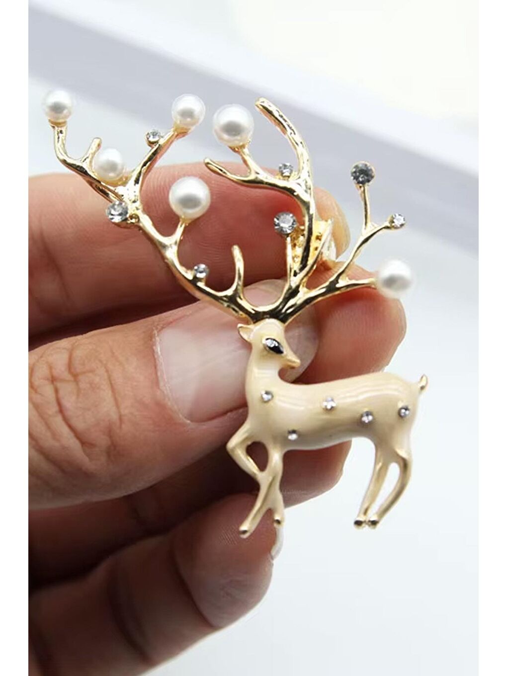 Sarı Yılbaşı Kristal ve İnci Beyazı Ren Geyiği Broş Yaka İğnesi-4