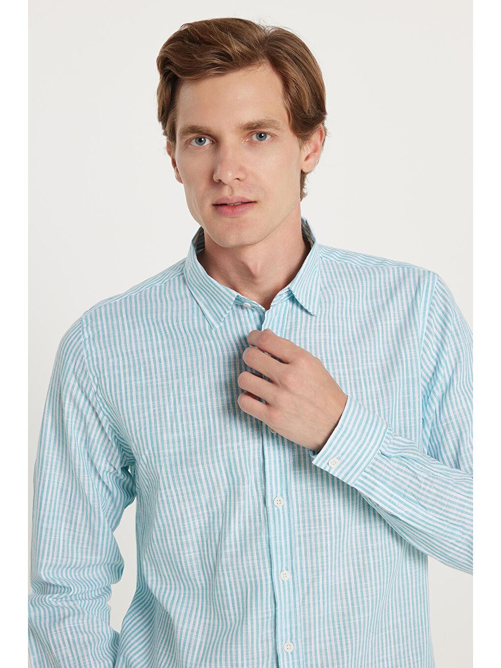 Erkek Slim Fit Dar Kesim Düğmeli Spor Yaka Keten Efekt %100 Pamuk Çizgili Yazlık Yeşil Gömlek-1