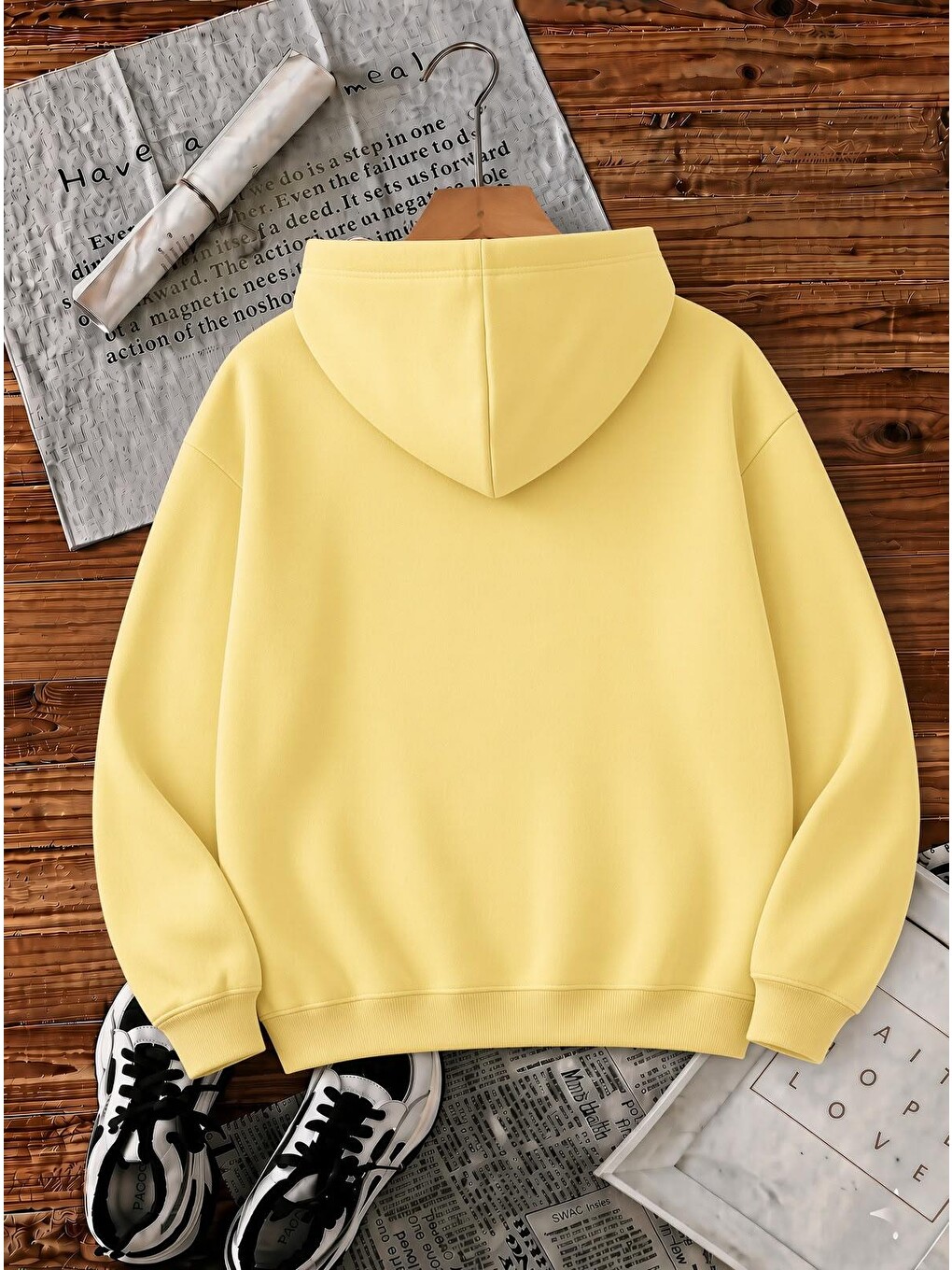 Sarı Sw Strawberries Yes, Please." Ön Baskılı Renkli Kadın Kapüşonlu Sweatshirt-1