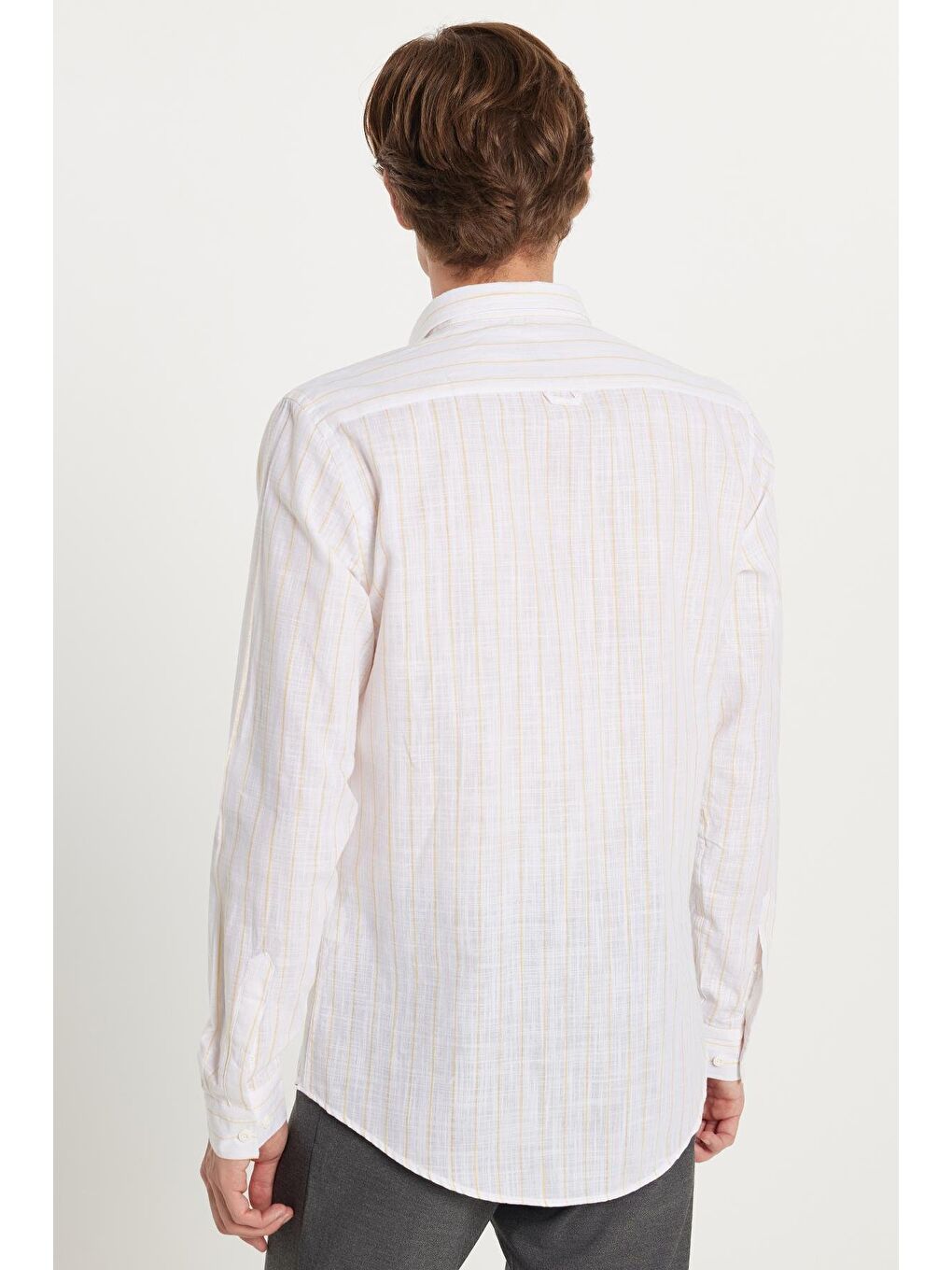 Erkek Slim Fit Dar Kesim Düğmeli Spor Yaka Keten Efekt %100 Pamuk Sarı Çizgili Yazlık Gömlek-4