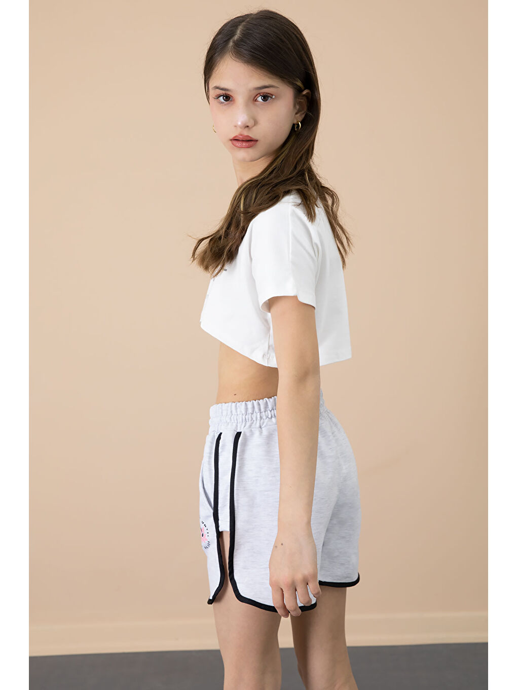 Gri Yanları Yırtmaçlı Çiçek Baskılı Beli Lastikli Kız Çocuk Şort 20740-3