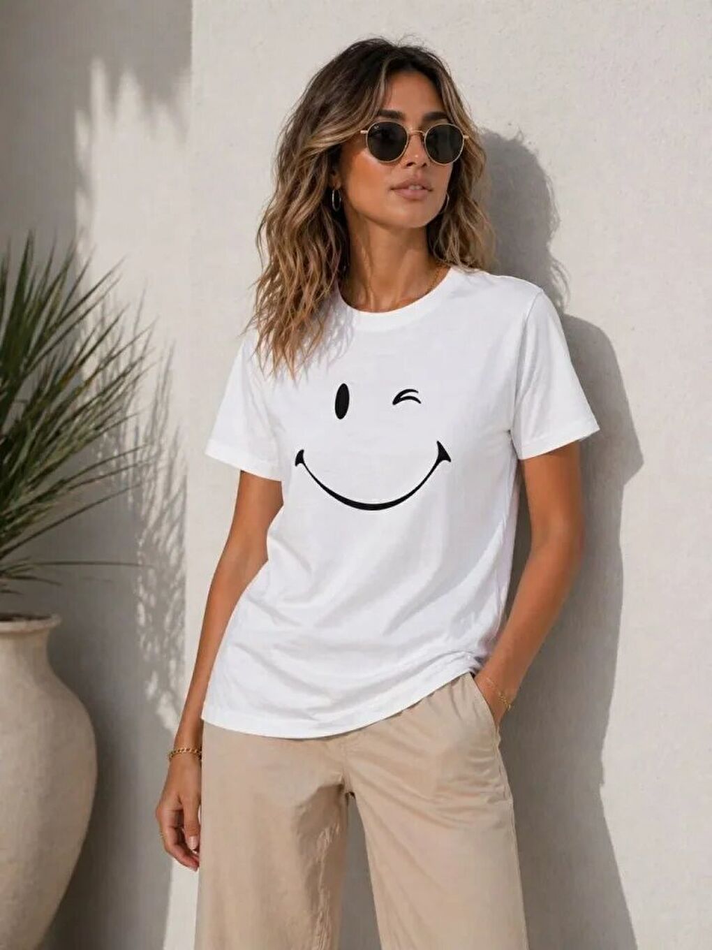Minimal Gülümseyen Yüz Baskılı Tişört Kısa Kol Yazlık T-Shirt - Beyaz-2