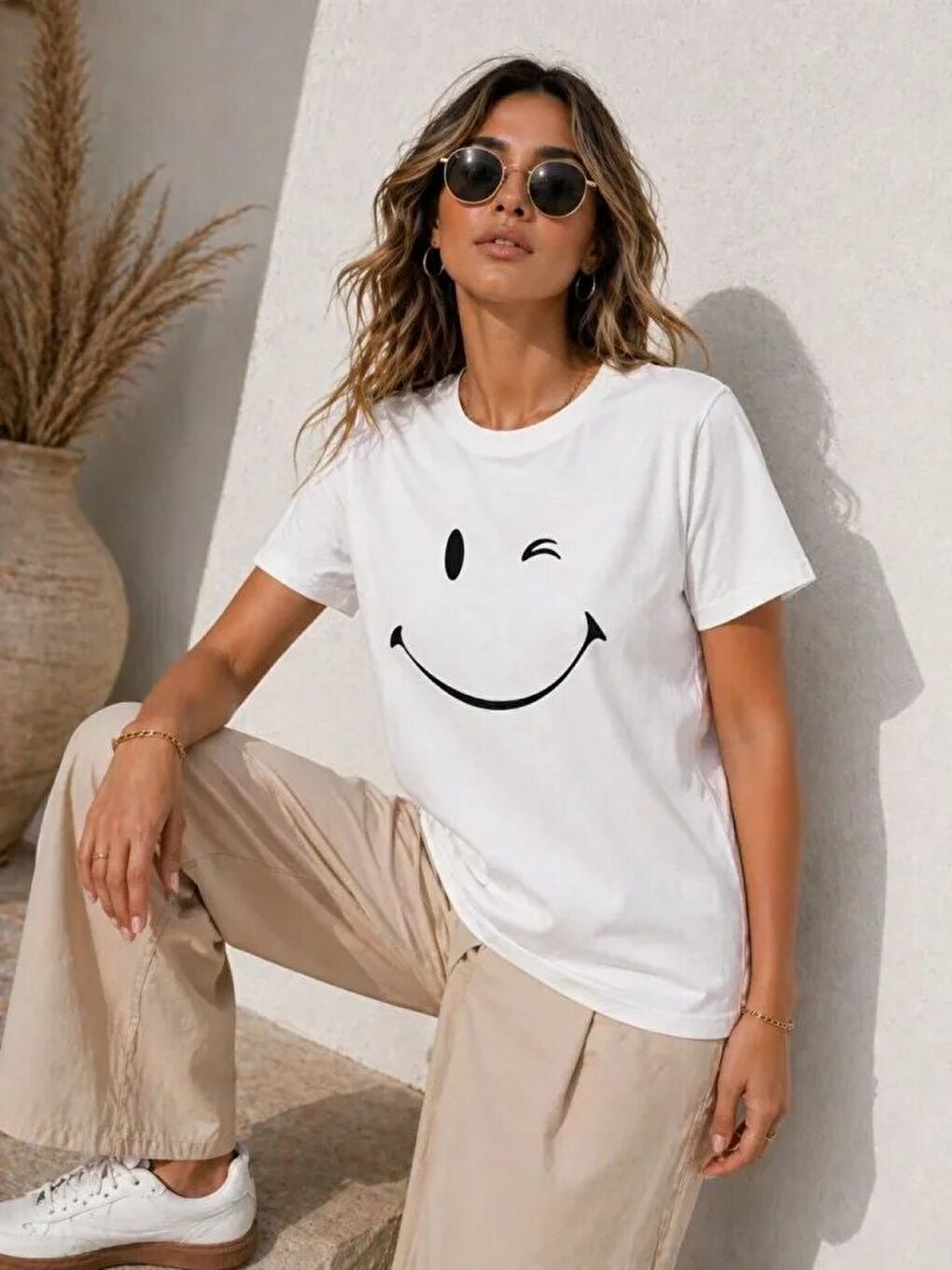 Minimal Gülümseyen Yüz Baskılı Tişört Kısa Kol Yazlık T-Shirt - Beyaz-3