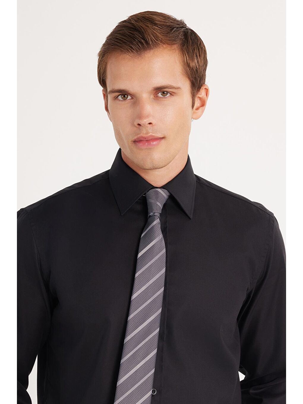 Erkek Regular Fit Beyaz Non-Iron %100 Pamuk Doğa Dostu Ekoteks Belgeli Ütü Gerektirmez Siyah Gömlek-1