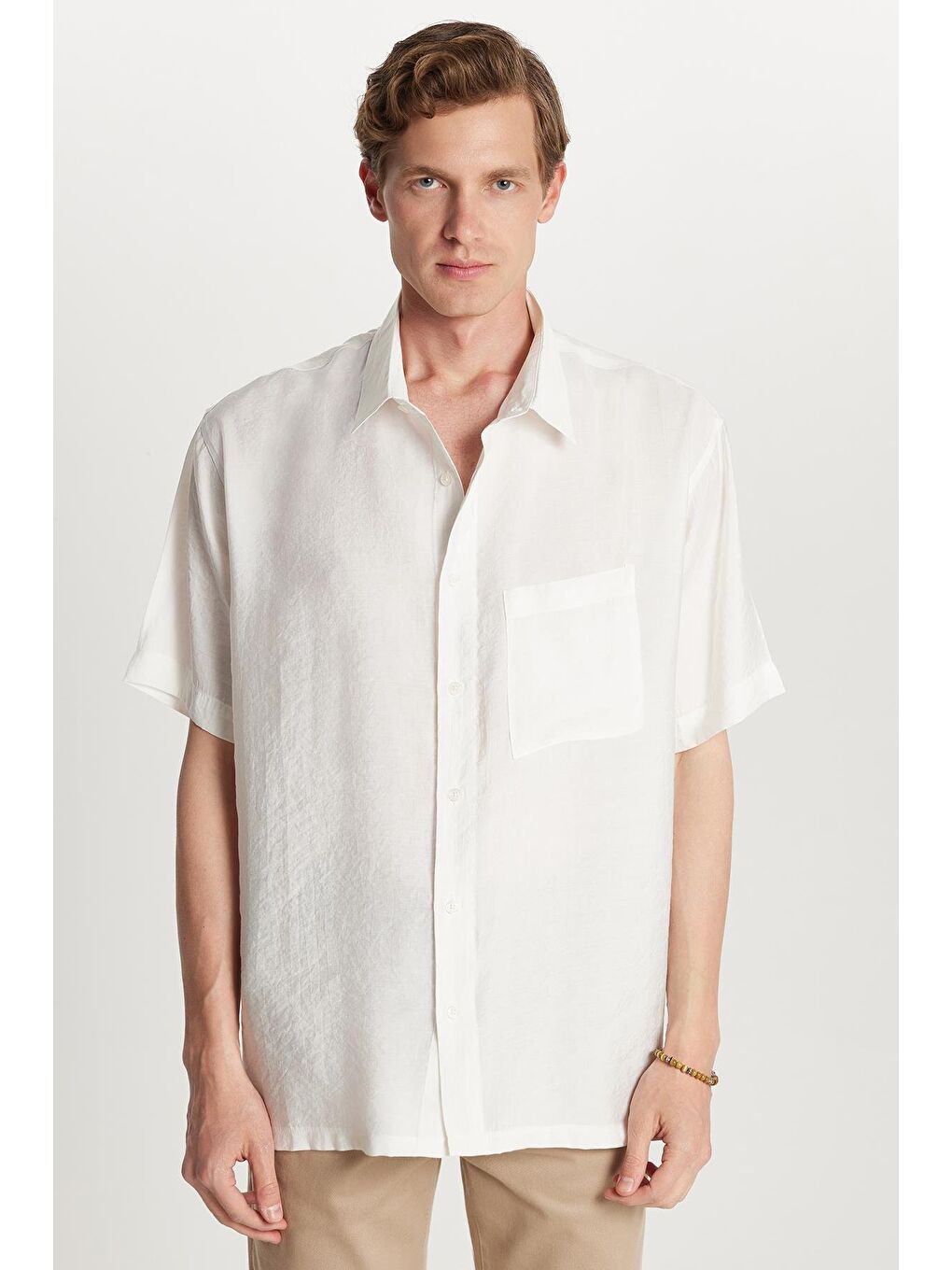 Erkek Relax Fit Rahat Kullanım Modal Kumaş Tek Cepli Kısa Kollu Beyaz Gömlek-3