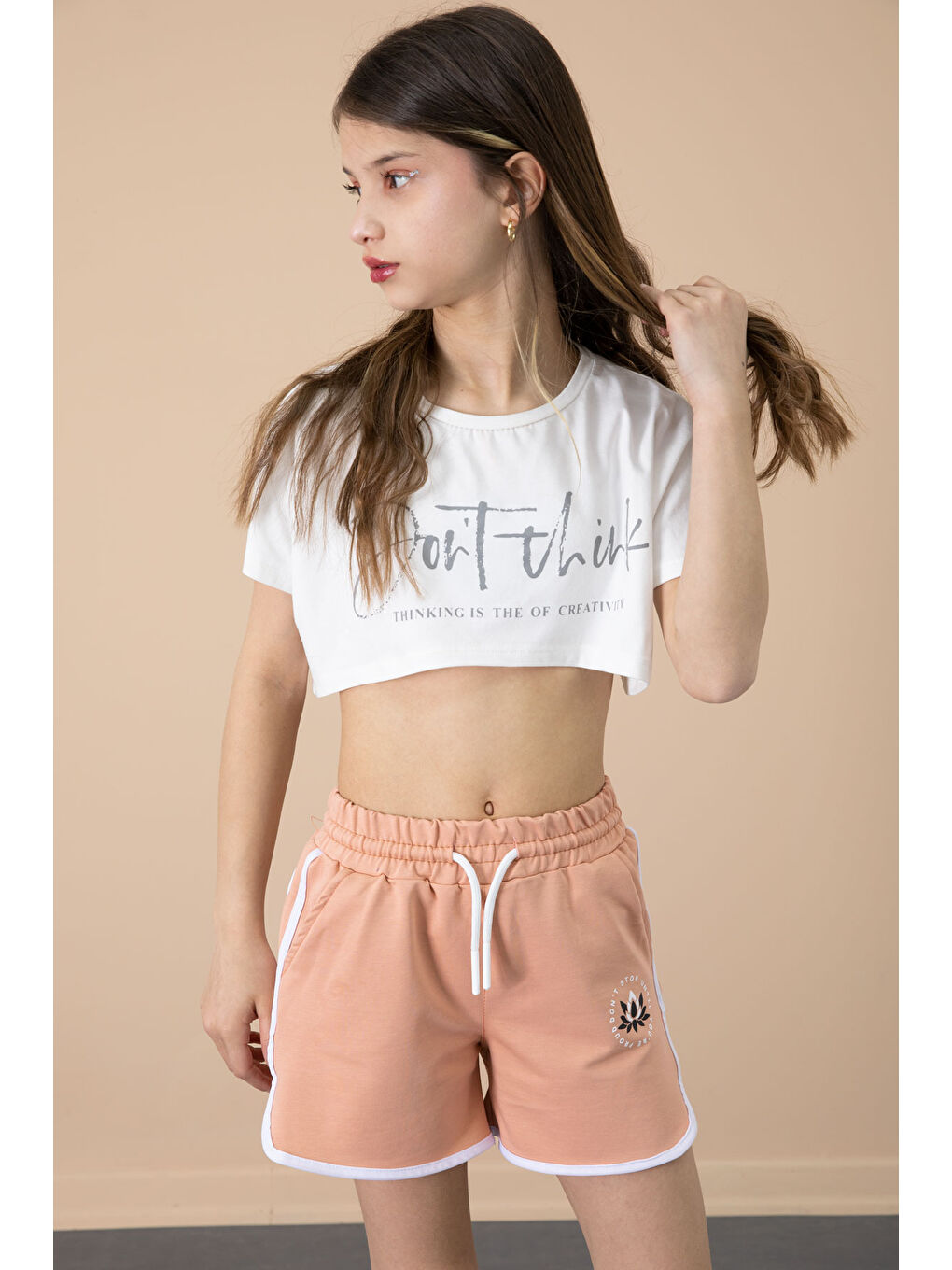 Pembe Somon Yanları Yırtmaçlı Çiçek Baskılı Beli Lastikli Kız Çocuk Şort 20742-2