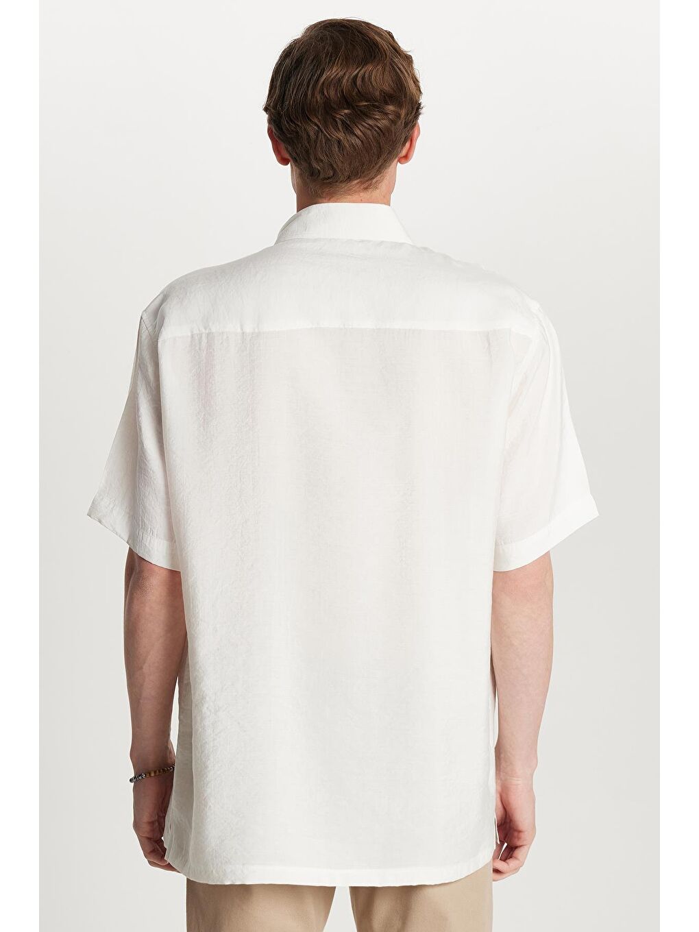 Erkek Relax Fit Rahat Kullanım Modal Kumaş Tek Cepli Kısa Kollu Beyaz Gömlek-4