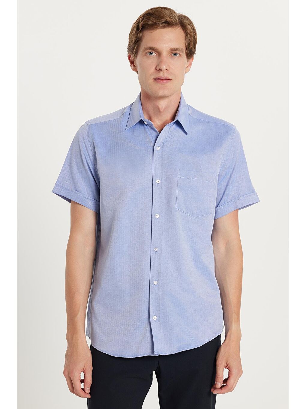 Erkek Regular Fit Klasik Kesim Kısa Kollu Pamuklu Tek Cepli Armürlü Saks Mavi Gömlek