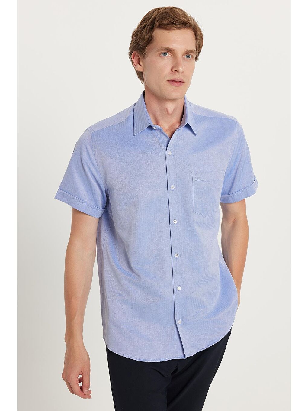 Erkek Regular Fit Klasik Kesim Kısa Kollu Pamuklu Tek Cepli Armürlü Saks Mavi Gömlek-3