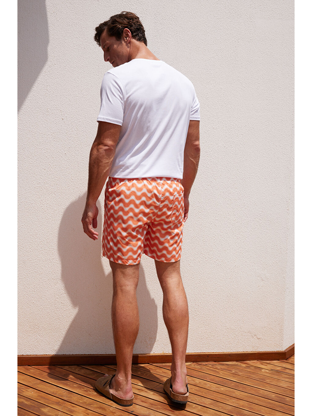 Erkek Beyaz-Turuncu Standart Fit Normal Kesim Desenli Şort Mayo-6