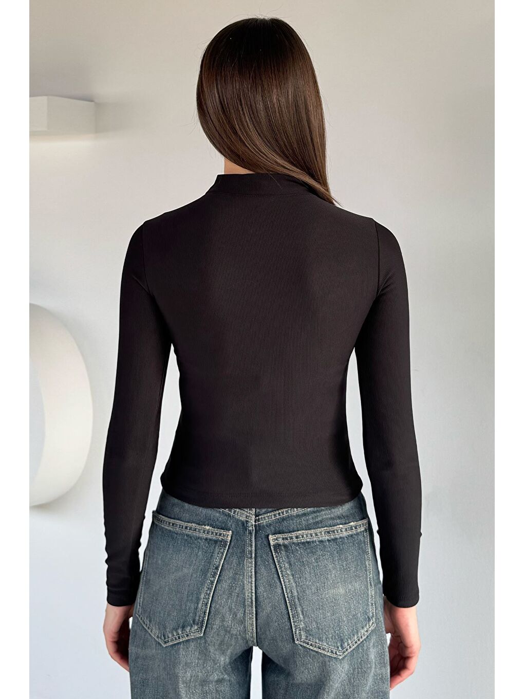 Siyah Kadın Ön Pencere Detaylı Kendinden Desenli Bluz-3