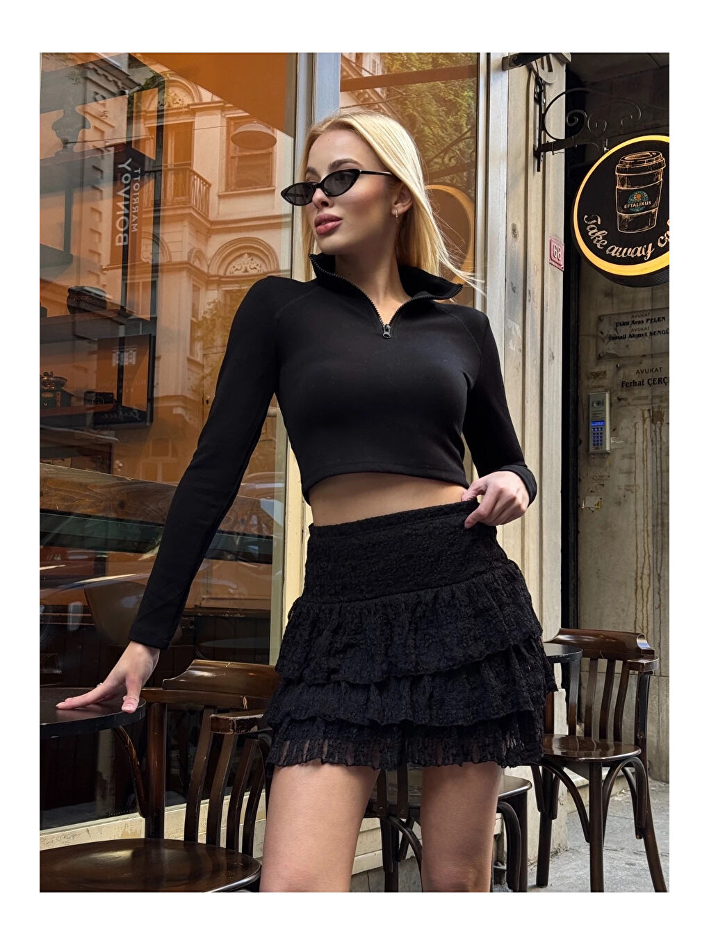 Kadın Siyah Katlı Dantelli Astarlı Mini Etek HZL25W-ZK13481-1